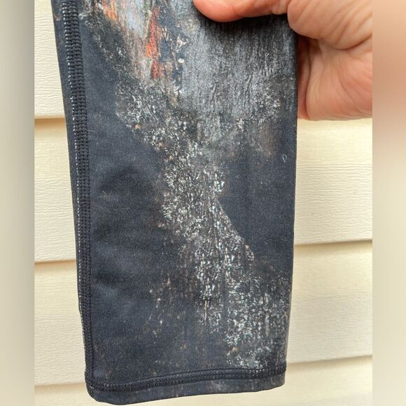 Alo Yoga stormy night sky capri high-waisted leggings, tight and flattering, XS - Picture 8 of 8